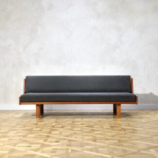 Hans J. Wegner GE258 Daybed Teak