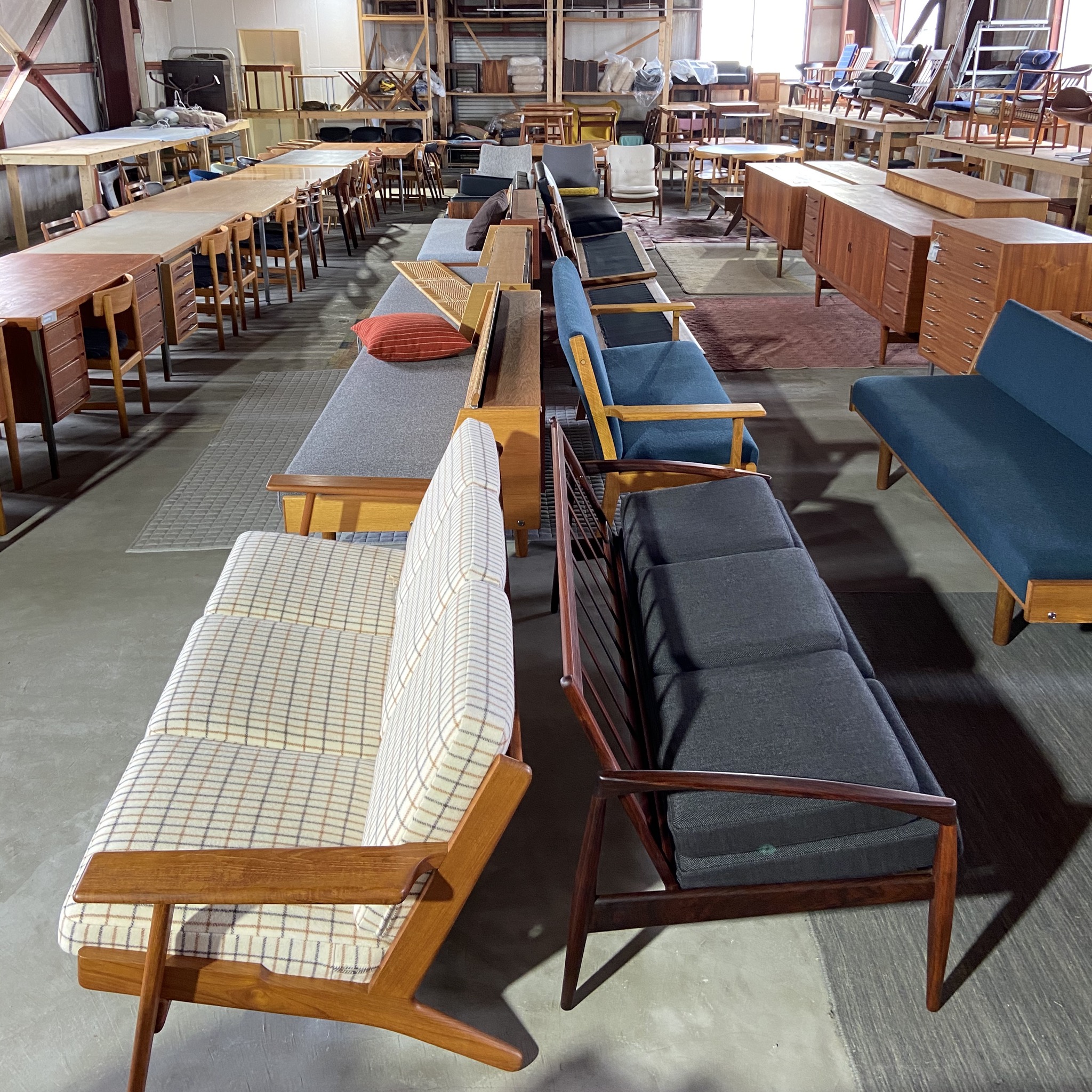 倉庫内　配置変え