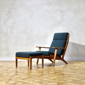 Hans J. Wegner GE290 High Back Oak with Ottoman