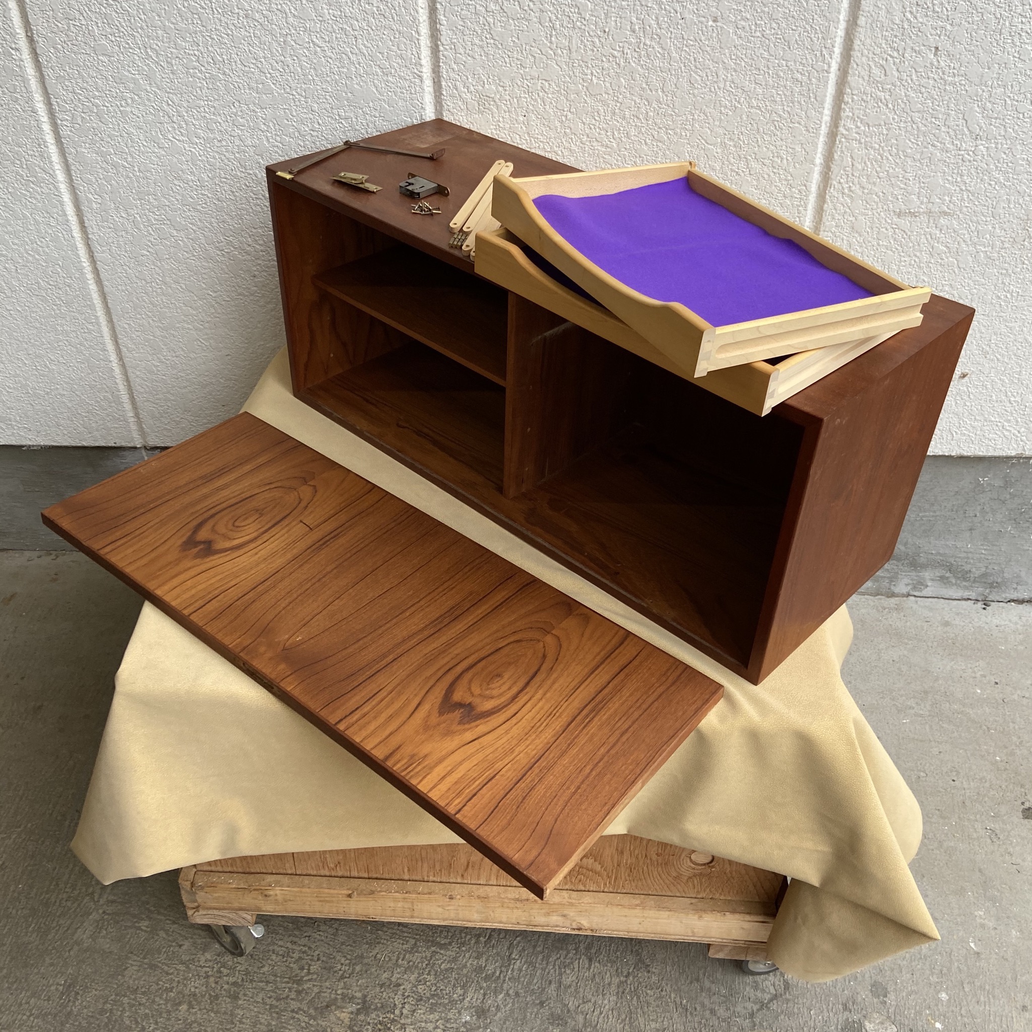 Kai Kristiansen（カイクリスチャンセン）　ウォールシェルフ　剥離