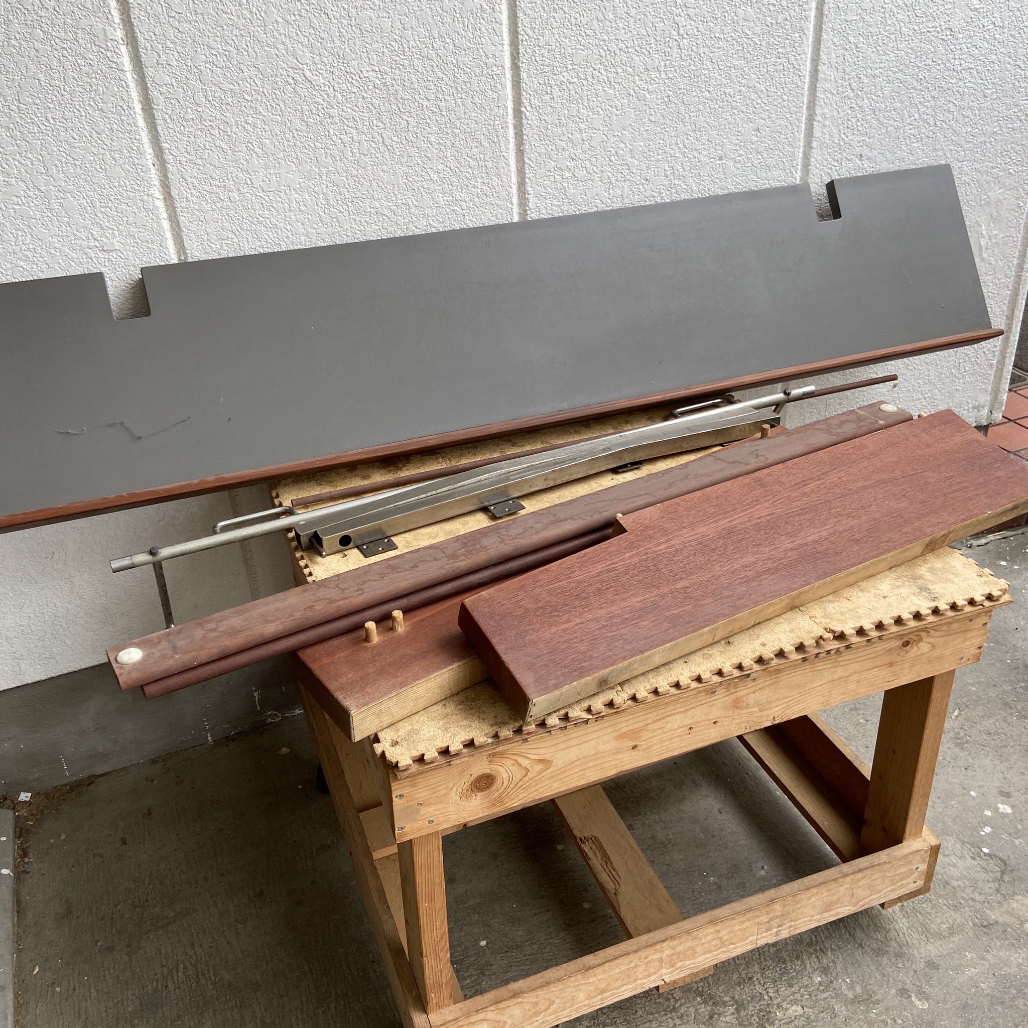 Hans J.Wegner(ウェグナー) GE77 ダブルデイベッド　脚　剥離