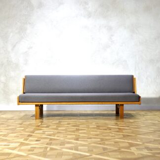 Hans J. Wegner GE258 Daybed Oak