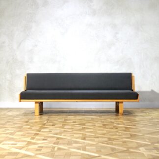 Hans J. Wegner GE258 Daybed Beech