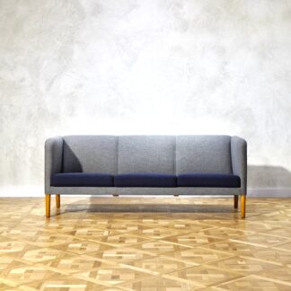 Hans J. Wegner AP18 Sofa
