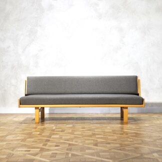 Hans J. Wegner GE258 Daybed Beech