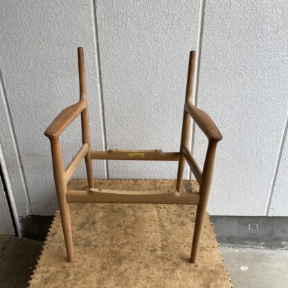 Hans J. Wegner（ウェグナー）　JH513 剥離