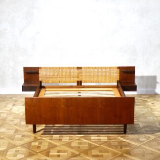 Hans J. Wegner GETAMA Bed Frame