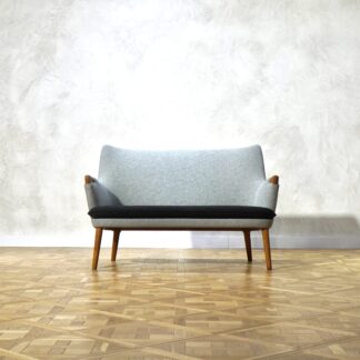 Hans J. Wegner AP-20 Mini Bear Settee Oak