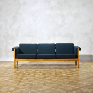 Hans J. Wegner GE40 Sofa Oak