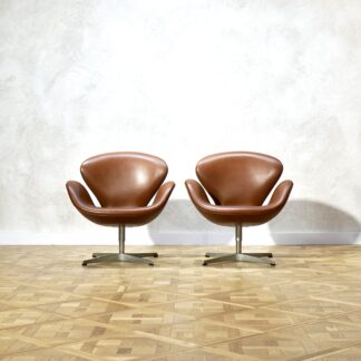Arne Jacobsen Swan Chair