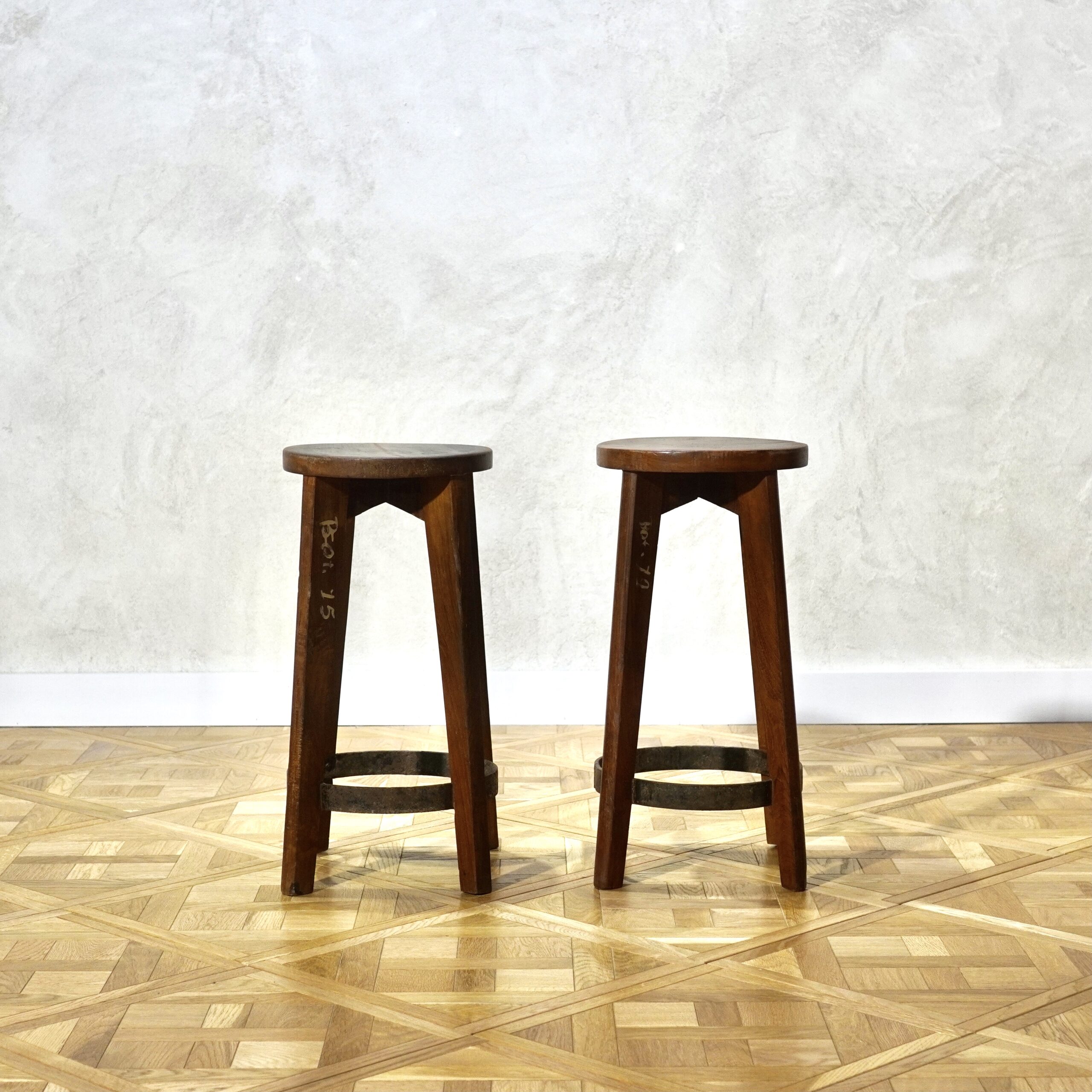 Pierre Jeanneret Stool - MOTO FURNITURE 北欧家具 ウェグナー