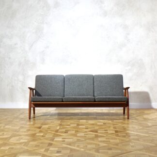 Hans J. Wegner GE270 3Seater Teak