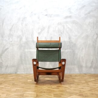 Hans J. Wegner GE673 Keyhole Rocking Chair