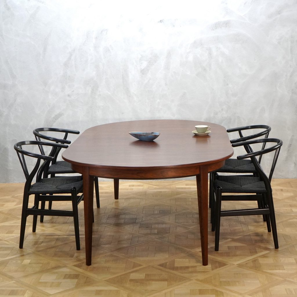 Hans J. Wegner CH24 Y Chair Black Oak - MOTO FURNITURE 北欧家具