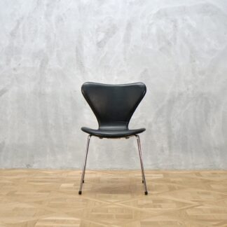 Arne Jacobsen Seven Chair Leather