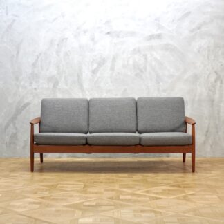 Arne Vodder Sofa Model 165 Teak
