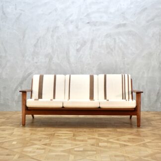 Hans J. Wegner GE290 Sofa Teak