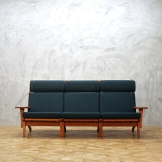 Hans J. Wegner GE375 Sofa Teak
