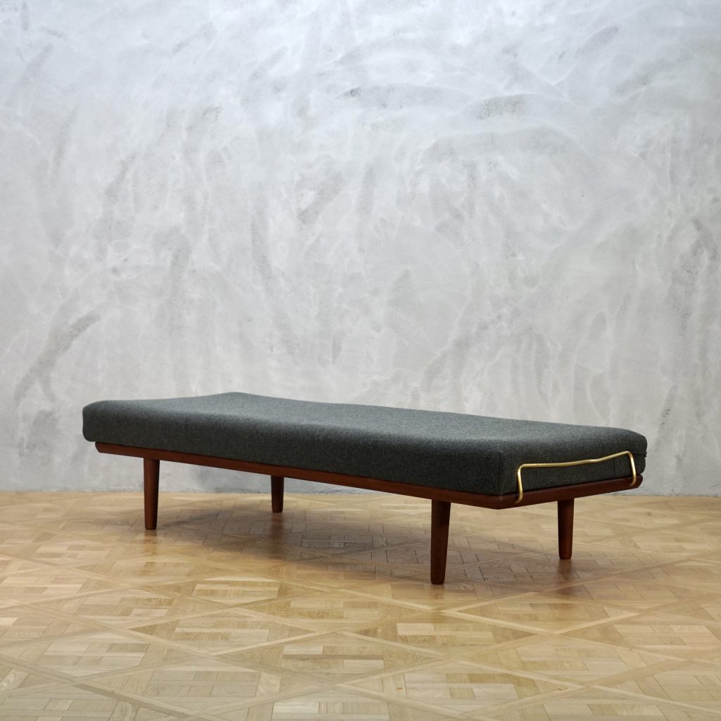 展示品　ゲタマ　ウェグナー　GE19　チーク材　デイベッド　ソファ　ベンチ Hans J. Wegner GE19 Daybed Teak - MOTO FURNITURE 北欧家具