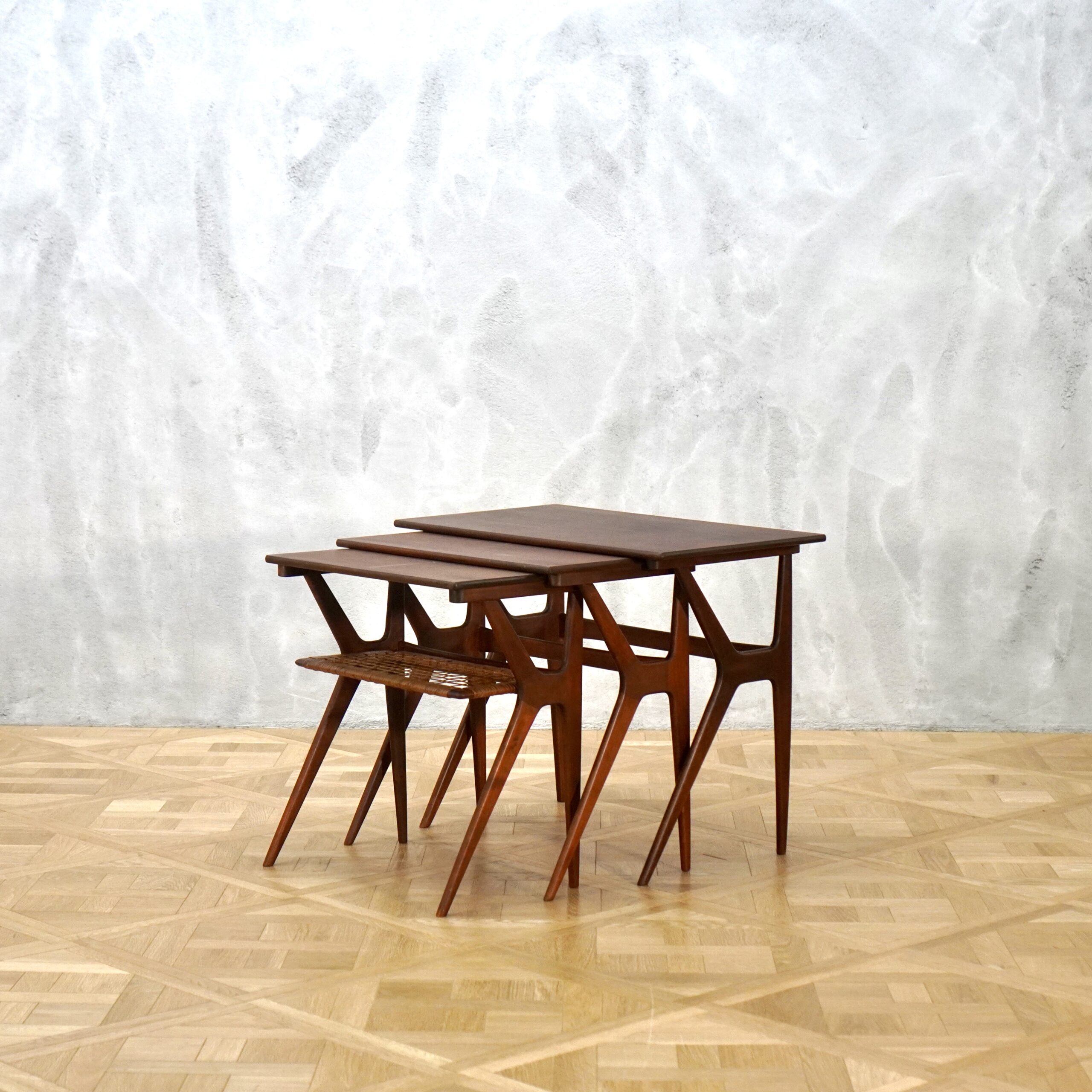 ネストテーブル Archives - MOTO FURNITURE 北欧家具 ウェグナー