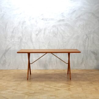 Hans J. Wegner AT303 Dining Table