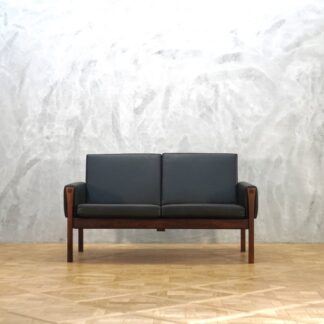 Hans J. Wegner AP62 Rosewood Sofa