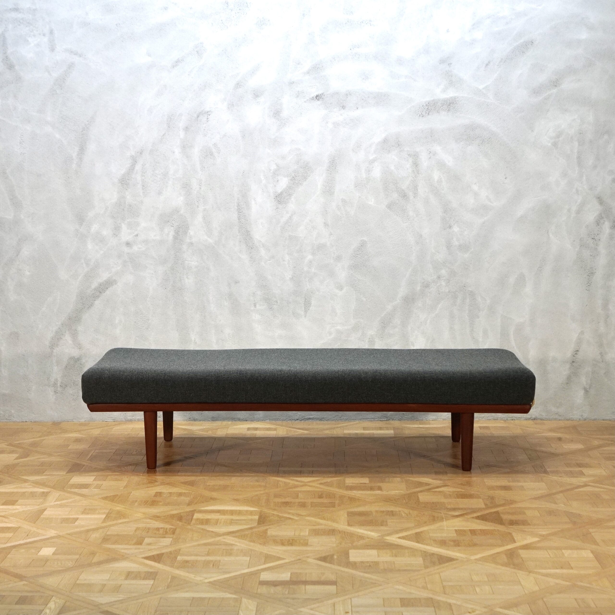 Hans J. Wegner GE19 Daybed Teak - MOTO FURNITURE 北欧家具
