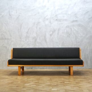 Hans J. Wegner GE258 Daybed Beech