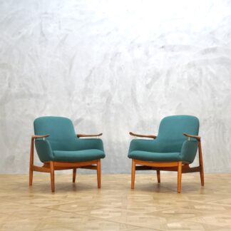 Finn Juhl NV53 Walnut Set