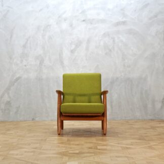 Hans J. Wegner GE240 Sofa Oak