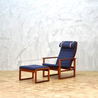 Borge Mogensen Model 2254 with Ottoman