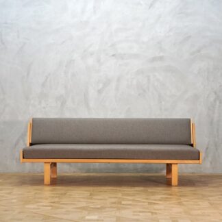Hans J. Wegner GE258 Daybed Beech