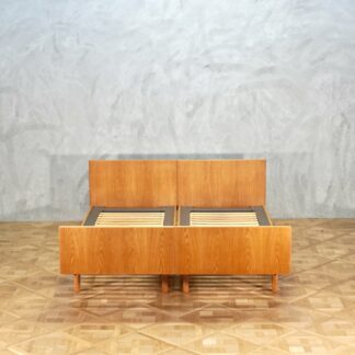 Hans J. Wegner GETAMA Oak Bed Frame