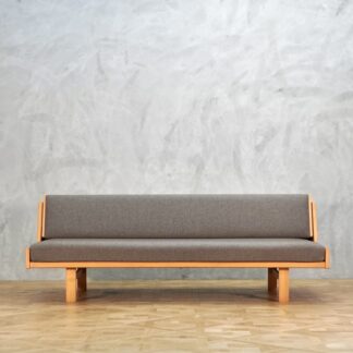 Hans J. Wegner GE258 Daybed Beech