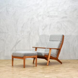 Hans J. Wegner GE290 High Back Oak with Ottoman