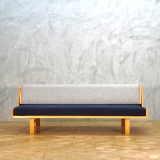 Hans J. Wegner GE258 Daybed Beech