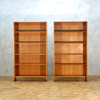 Hans J. Wegner RY8 Book Shelf Oak