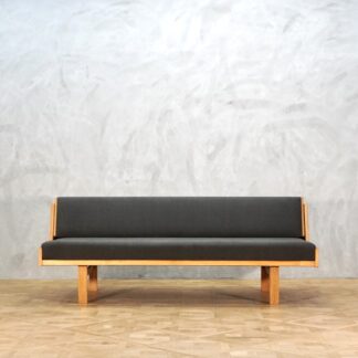 Hans J. Wegner GE258 Daybed Oak