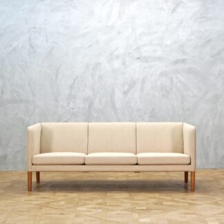 Hans J. Wegner JH554 Sofa