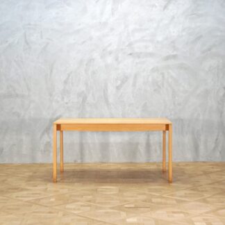 Hans J. Wegner Model 686 Table