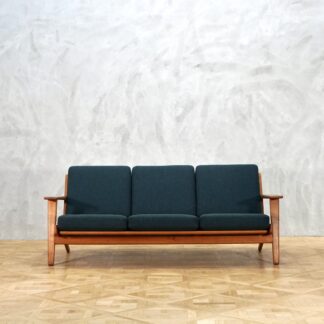Hans J. Wegner GE290 Sofa Oak