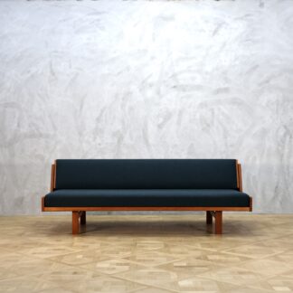 Hans J. Wegner GE258 Daybed Teak