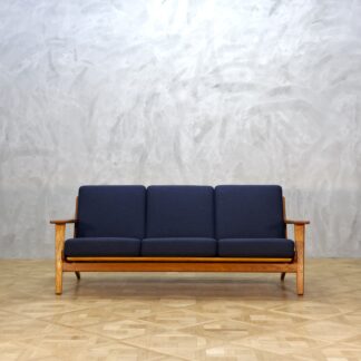 Hans J. Wegner GE290 Sofa Oak