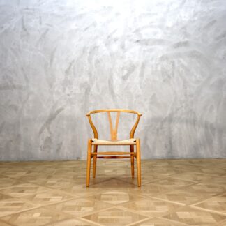 Hans J. Wegner CH24 Y Chair