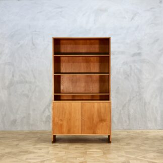 Hans J. Wegner RY Cabinet Oak