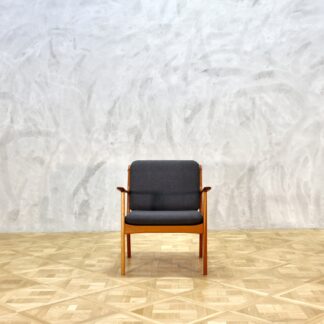 Ole Wanscher PJ112 Mahogany