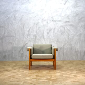 Hans J. Wegner GE40 Sofa Oak