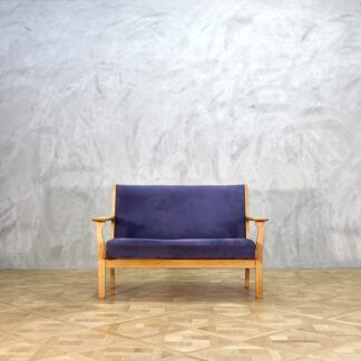 Hans J. Wegner GE181 2Seater Sofa