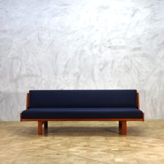 Hans J. Wegner GE258 Daybed Teak