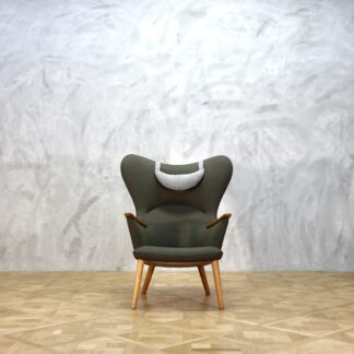 Hans J. Wegner CH78 Mama Bear Chair Oak